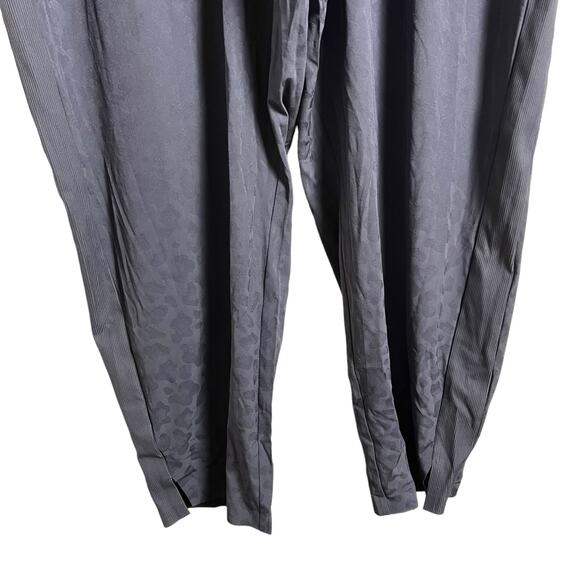 Athleta Brooklyn Textured Jacquard Leopard Medieval Violet Jumpsuit Size 26 - Picture 7 of 11